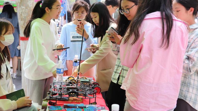 智慧解决方案：按行业定制，解锁数字化转型新篇章
